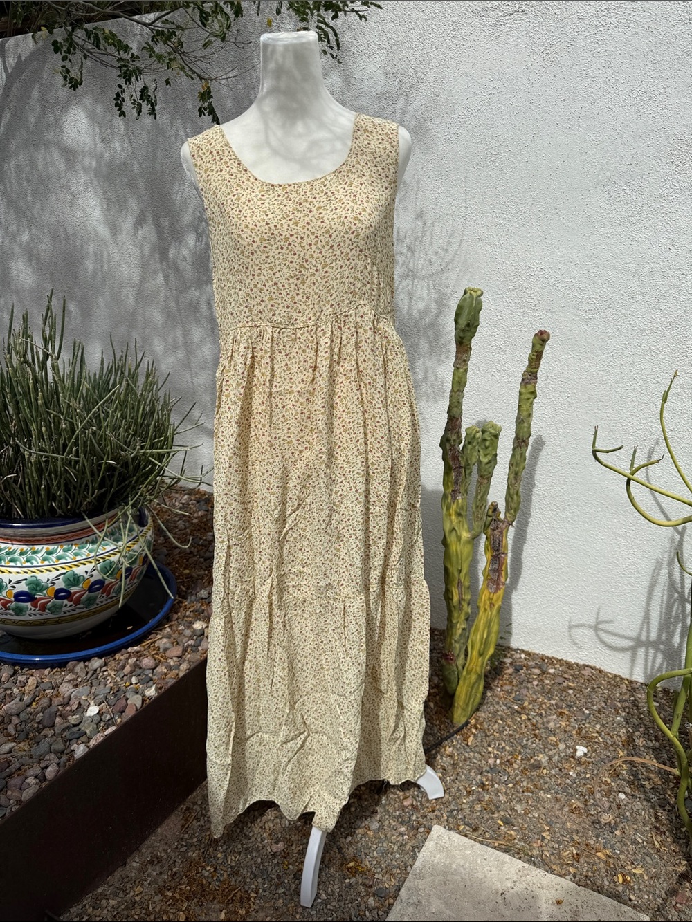 Vintage! Sleeveless soft butter yellow Floral Maxi Dress